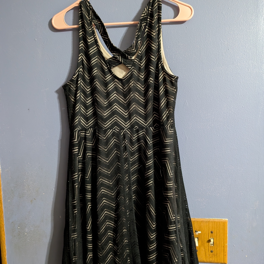 Candie's Black and Nude Chevron Mini Dress - Picture 2 of 2